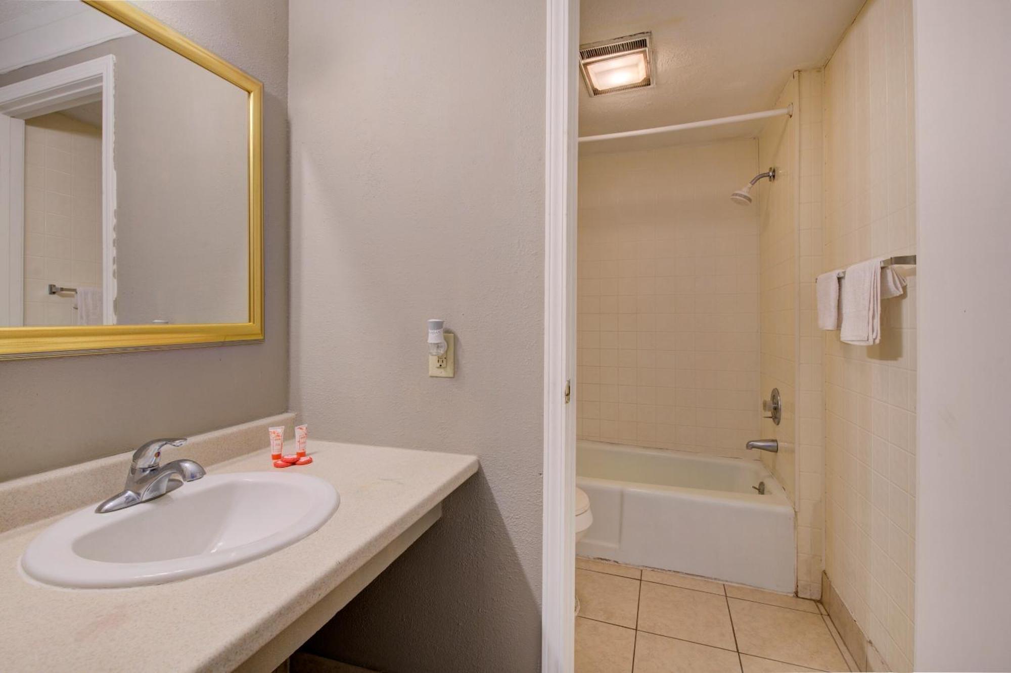 Oyo Hotel Douglas Ga Us-441 Экстерьер фото